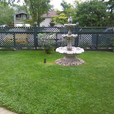 Point Pelee Lakeshore B&B Leamington Exterior photo