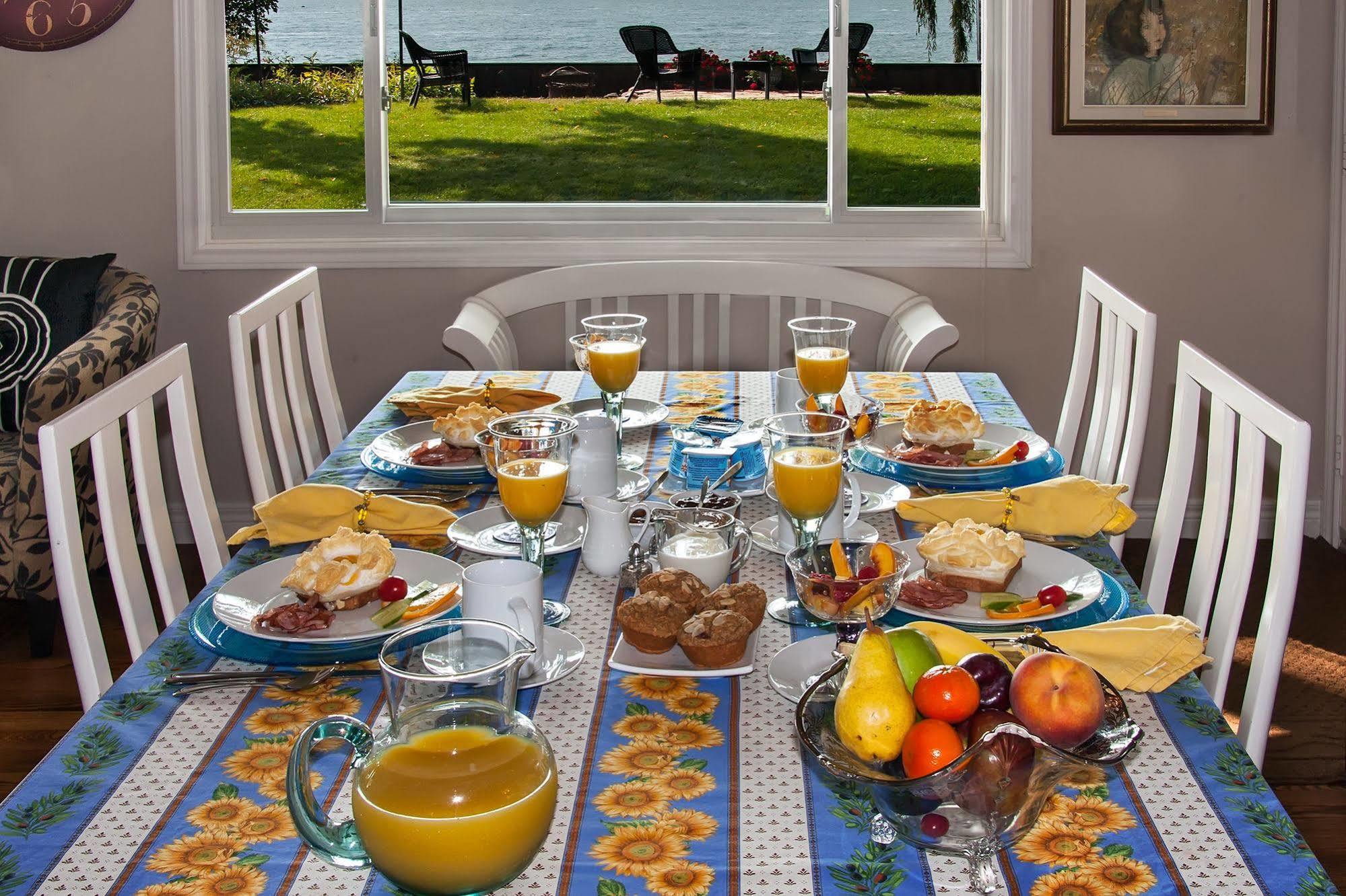 Point Pelee Lakeshore B&B Leamington Exterior photo